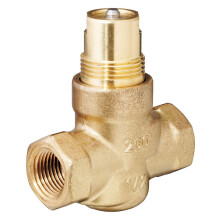 Siemens 599-02006 Powermite 599 MT Series Two-Way Globe Body Noramally Closed 1/2 Valve Size 1.6 Flow Rate CVKvs Brass End Connection NPT