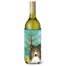 Caroline's Treasures Christmas Tree and Sheltie Wine Bottle Koozie Hugger 750 ml Multicolor