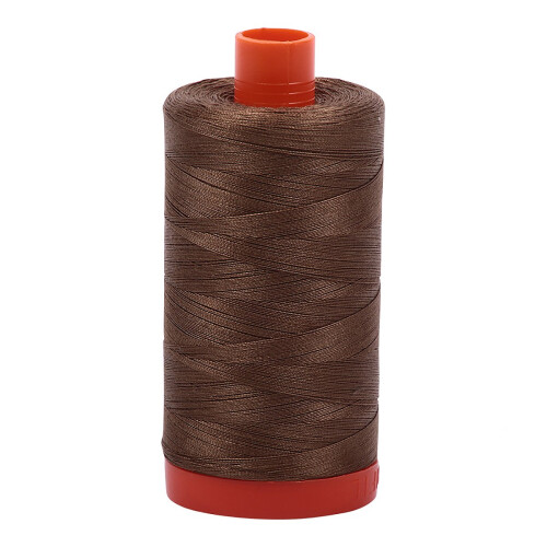 Aurifil Mako Bomuldstr?d Solid 50wt 1422yds m?rk sandsten