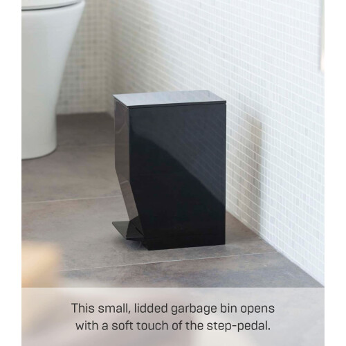 Schwarzer Design Slim Treteimer für das Badezimmer 0,000000 1