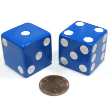 Koplow Games Zestaw 2 duzych, nieprzezroczystych duzych kosci K6 25 mm - niebieskich z bialymi pestkami