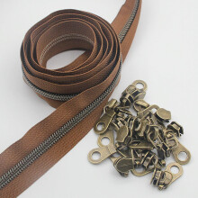 Leekayer #5 antiek messing metallic nylon spiraalritsen op maat gesneden bulk 10 yards (bruine tape met 25 stuks messing schuifregelaars voor doe-het