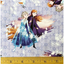 2er-Pack     Disney Frozen Destiny Awaits auf lavendelfarbenem Baumwollstoff     Elsa, Anna und Olaf     45,7 x 55,9 cm Fat Quarter (2er-Pack)