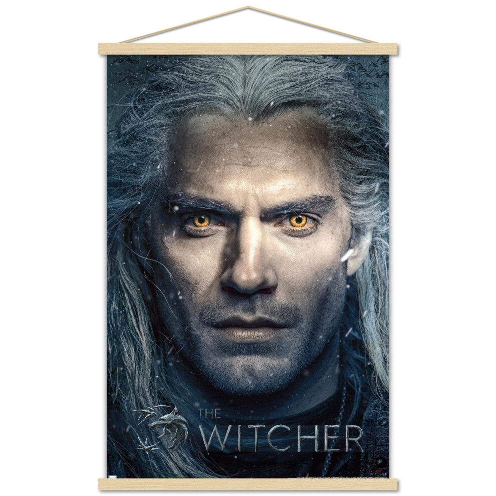 Trends International Netflix The Witcher - Gros plan sur une affiche murale 22,375"""" x 34"""" avec impression premium et suspension en h   tre