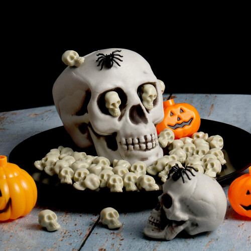 BEOSOFLOY 50τμχ Μινιατούρες Φιγούρες Halloween Κρανία Σκελετοί Διακοσμητικά 1