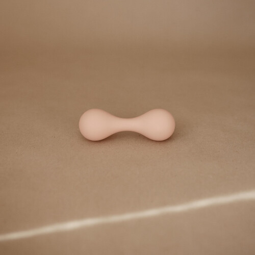 mushie Σιλικόνης Ραβδί Ράτλ Toy | Ηλικίες 3+ Μηνών (Ροζ) 1