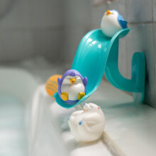 Hrac sada hracek do vany Nuby Penguin Slide se 4 strkackami do vany - Hracky do vany pro chlapce a dvky od 12 mescu - Hracka s prsavkou se pripe