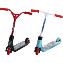 2Pcs Finger Scooter Mini Two Wheel Toys Mini Scooters Finger Board Accessories Tiny Trick Scooter for Party Favors Finger Training Birthday Gifts Magi