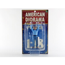 American Diorama Camera Crew Figure II Crew Holding Reflector For 1:18 Scale Models by 77428