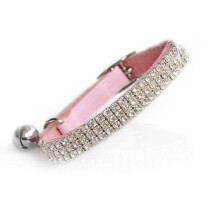CHUKCHI Soft Velvet Safe Cat säädettävä kaulus Bling Diamante kelloilla 11 tuumaa pienille koirille ja kissoille (vaaleanpunainen)