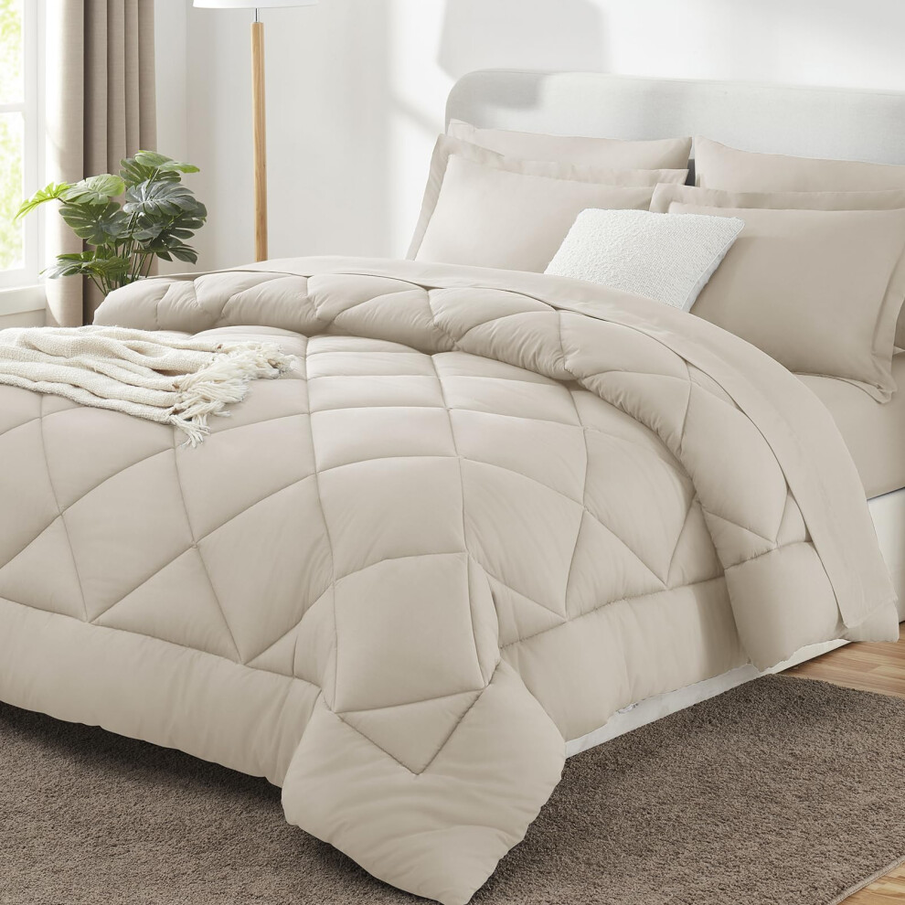 CozyLux King Parure de lit 7 pi   ces avec couette et draps Beige Toutes saisons avec couette, taies d'oreiller, drap plat, drap-housse et taies d'