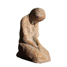 Doce hora de oração, escultura inspiradora, as belas mãos de uma mulher orando, presente de festival
