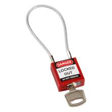 Lucchetto compatto Brady 146120 con cavo, cilindro a 5 pin, 4,2"""", altezza 1,31"""", larghezza 1,25"""", lunghezza 0,56"""", rosso