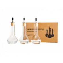 En bar over bitters flaske klassisk design små glasflasker til at tilføje bitters til cocktails med rustfrit stål hæld tud og syntetisk kork idee