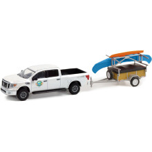 Greenlight 32230-A Hitch & Tow Series 23-2019 Titan XD Pro-4x Whitewater Canoe Rental med kano trailer med kano rack kano og kajak 1/64 skala