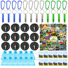 110 STKS Camping Gelukkige Verjaardag Feestartikelen Geschenktassets met Kampkompas Wandelfluiten Sleutelhanger Karabijnhaak Campingstickers Decorati