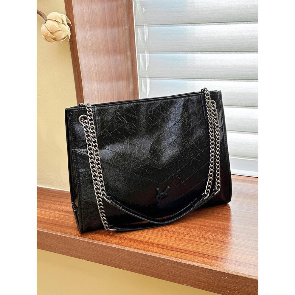 (black) Women's 2024 Commuter Tote: Large Capacity Shoulder Crossbody Handbag with Chain Design