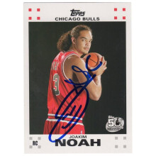 Schwartz Sports Memorabilia NOACAR201 Joakim Noah Signed Chicago Bulls Topps Rookie Basketball Trading Card No.9