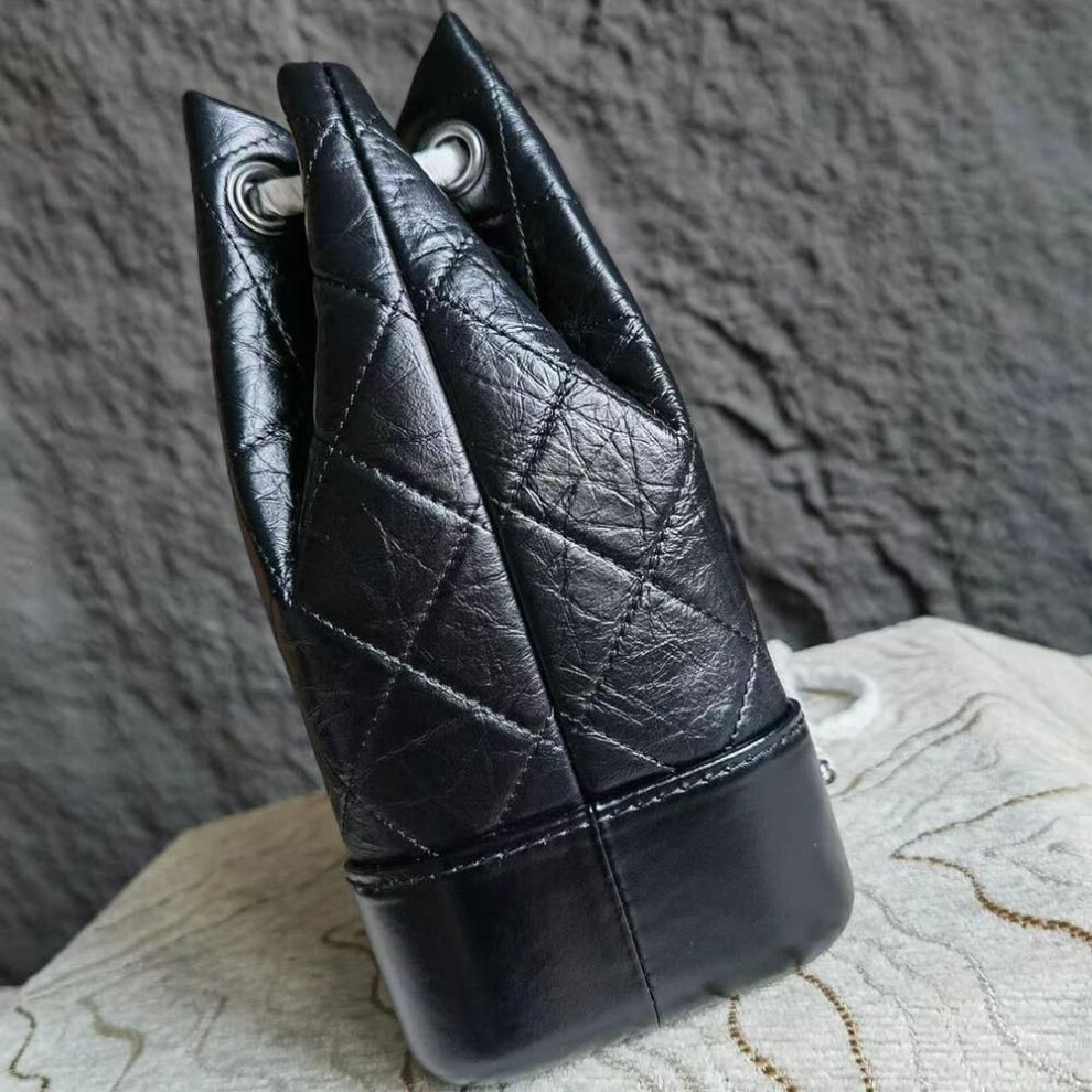 (white, 24x23x11 cm) 2024 Women's Genuine Leather Wrinkled Cowhide Diamond Chain Backpack Retro Hobo Bag