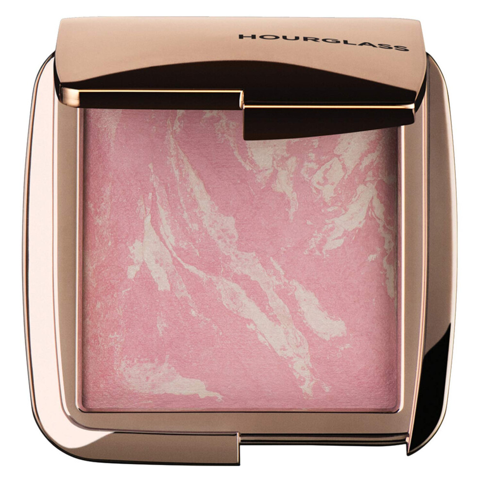Zandloper Hourglass Ambient Lighting Blush In Ethereal Glow. Vibrant Powder Highlighting Blush. Vegan And Cruelty-Free.