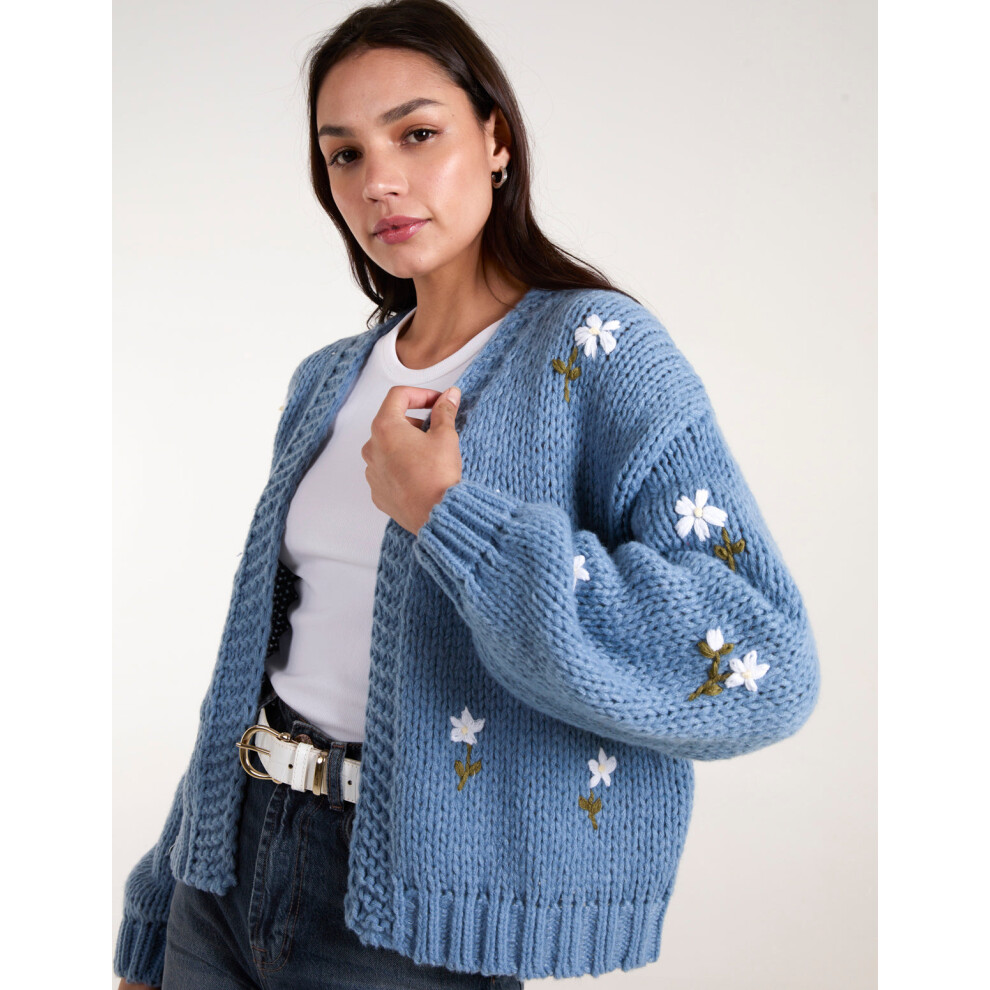 (BLUE, S/M) Flower Embroidery Detailed Cardigan