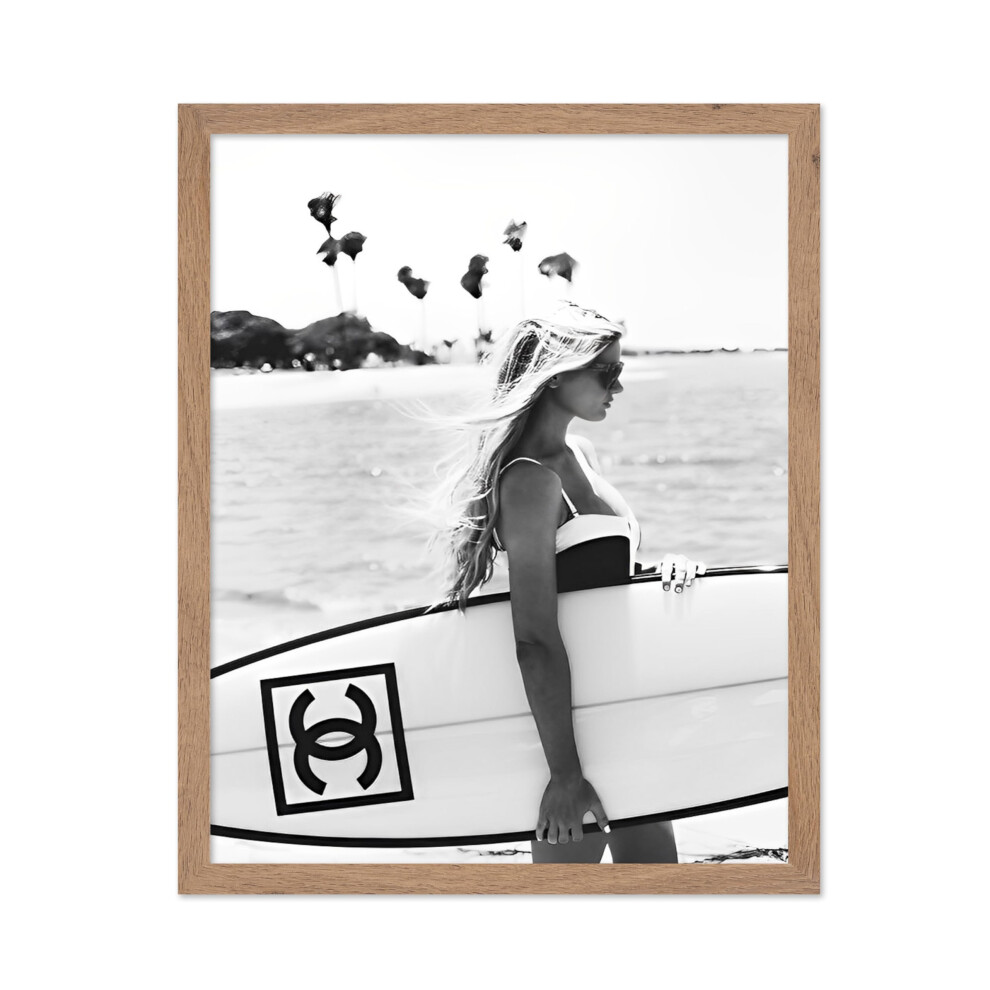Poster Master - Affiche vintage - Impression mode - Cadeau pour ami artiste - Femme tenant une planche de surf blanche - Marque de luxe f  ministe - D