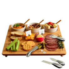 Picnic p? Ascot Bamboo Cheese Board/Charcuterie Pad - Inkluderer 3 keramiske sk?le Bambus skeer Rustfrit st?l Ostv?rkt?j Ostmark?rer - designet o