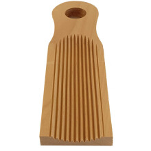 Ingannersi un unico design curvo di gnocchi curvo curvo per la pasta gnocchi italiana. Ridughe perfette che formano le scanalature sugli gnocchi. Fac