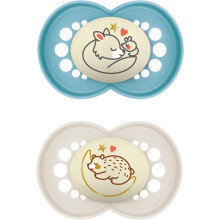 MAM Original Night Soother 16+ Months (Set of 2), Sustainable and Bio-Renewable Baby SkinSoft Silicone Teat, Glow in the Dark Blue (Designs May Vary)
