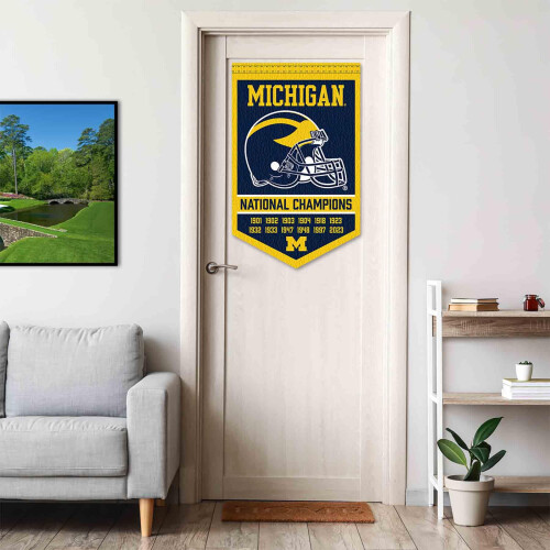 Πανό Πανεπιστημίου Michigan Wolverines 12 Φορές Πρωταθλητές Ποδοσφαίρου 2