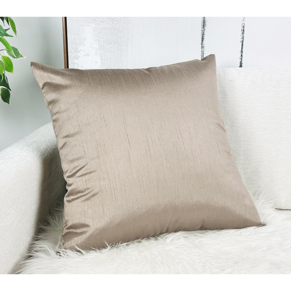 Housse de coussin/taie d'oreiller en fausse soie unie Aiking Home Collection, fermeture    clair, 66 x 66 cm, sable