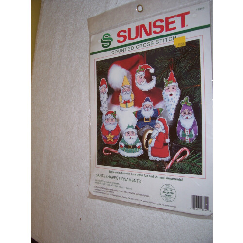 JULEMANDSFORMER Ornamenter med talte korssting