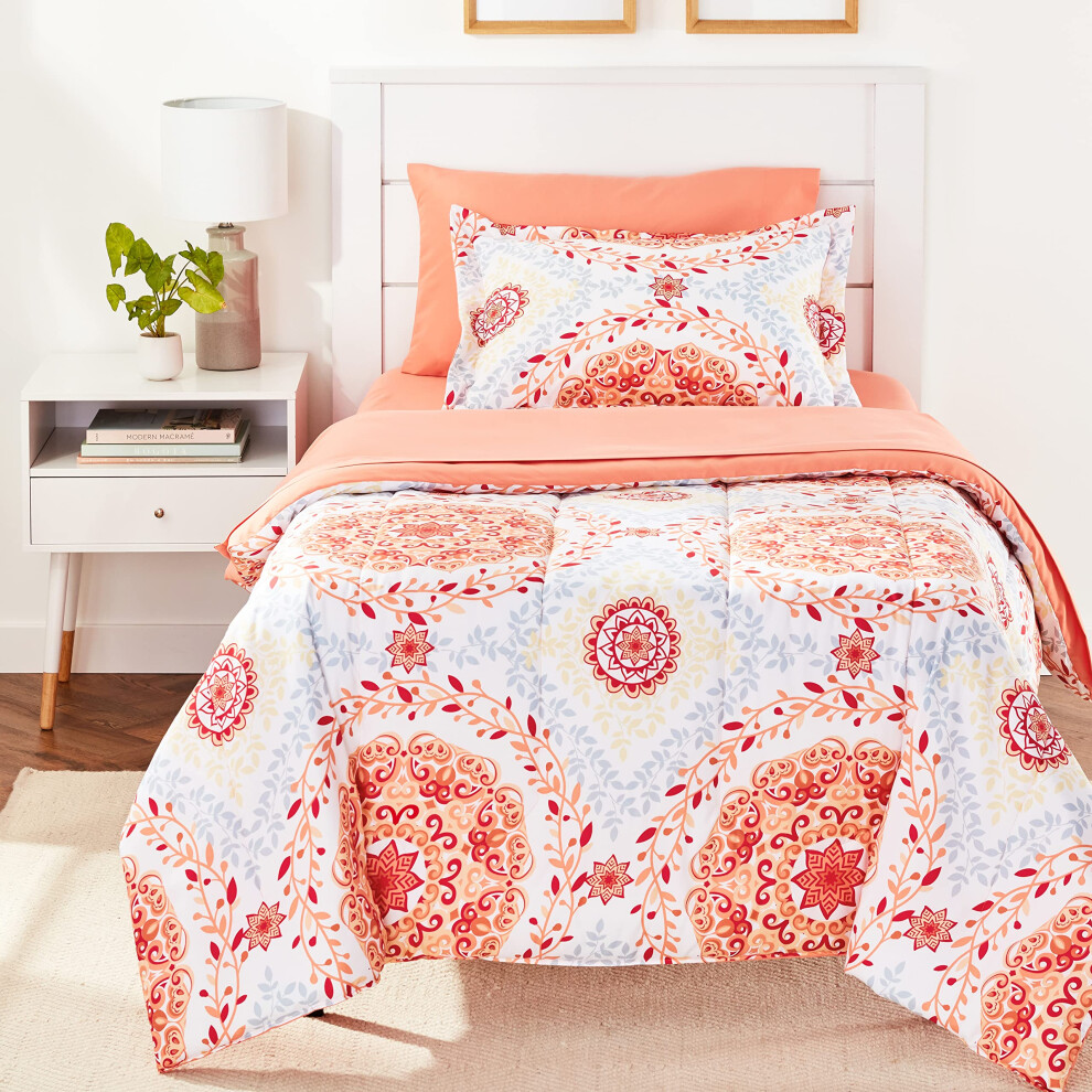 Parure de lit double XL Amazon Basics avec draps, 5 pi   ces, motif m   daillon corail, en microfibre l   g   re, lit dans un sac
