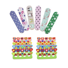 ZMOI 6 Färgglada Mini Nagelfilar + 6 Par Hjärtdesign Tåavskiljare Manikyr/Pedikyr Kit Barn Spa Fest (1 Pack)