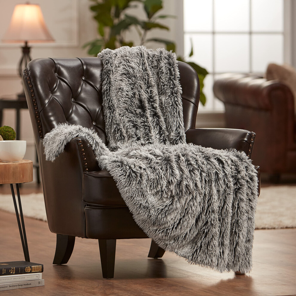 Couverture Chanasya Premium en fausse fourrure de loup     Douce et moelleuse     Pour lit ou canap        127 x 165 cm     Noir Frost Tip