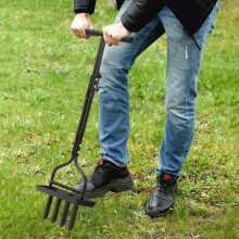 Lawn Aerator with Soil Core Storage Tray