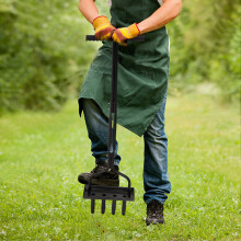 Garden Sanctuary Black Lawn Aerator with Soil Core Storage Tray