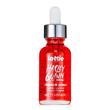 Lottie London x Harley Quinn Crimson Craze Primer Ein feuchtigkeitsspendender, purpurroter Serum-Primer, der das Make-up festhält und lange hält und