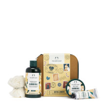 The Body Shop Soothe & Smooth Almond Milk Essentials Geschenkset - Feuchtigkeitsspendende vegane Pflege