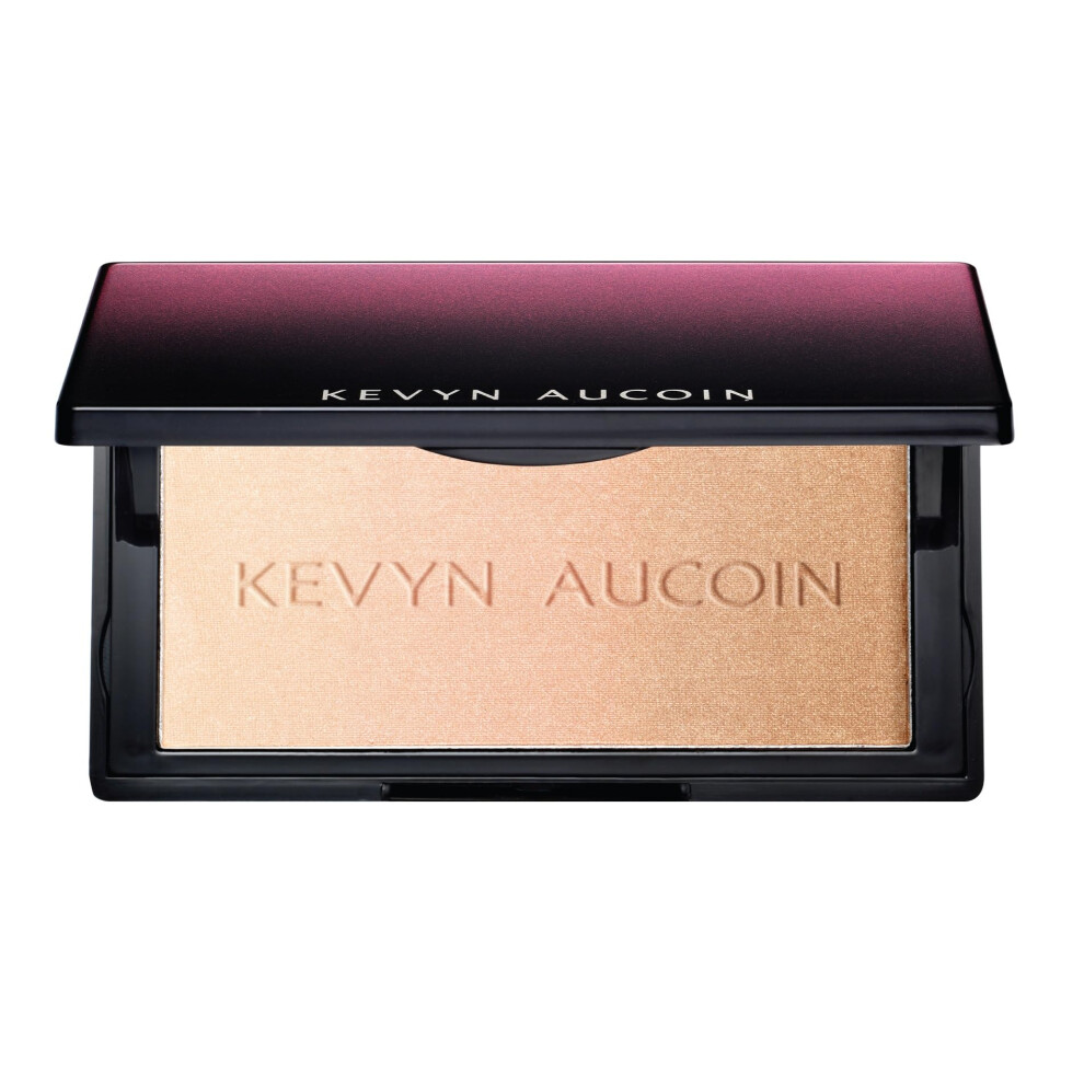 Kevyn Aucoin The Neo Highlighter (Sahara): Candlelight  Starlight & Sunlight shades. Highly pigmented palette. All day wear. Temples  cheekbones  brow
