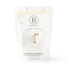 Bathorium Little Charlie Bath Soak - Bagno delicato e nutriente per neonati e pelli sensibili. A base di avena colloidale, camomilla blu e cocco.
