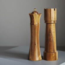 MAITTON Chess Piece Salt and Pepper Grinder Set ? Wooden Manual Spice Mills with Adjustable Coarseness, Refillable 20CM (Queen & Rock Design), Ceramic
