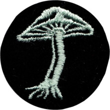 Svamp - Ljusgrn i rund svart cirkel - Broderad jrn p patch