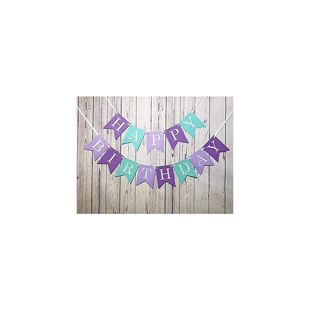 Striscione Con Scritta In Lingua Inglese “Under The Se”, Con Scritta In Lingua Inglese “Happy Birthday” E Scritta In Lingua Inglese “Happy Birthday-image