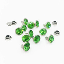 100 sæt CZ Farverig Crystal Rivets Silver Color Spots stænger dobbelthætte til DIY lædercraft (8 mm lysegrøn)