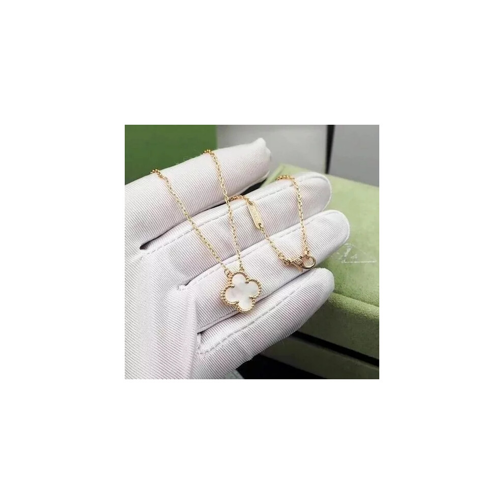 Van Cleef & Arpels Women's Necklace Vintage Alhambra Pendant 18k Yellow Gold