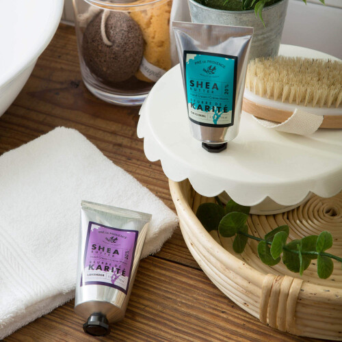 Pre de Provence 20% Φυσική Κρέμα Χεριών με Βούτυρο Καριτέ, για Ξηρό Δέρμα - Λεβάντα (2.5 oz) 2