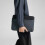 Capa para MacBook Pro de 14 polegadas - Incase - Com zíper - Poliéster 900D - Forro em pelúcia sintética - Preto 4