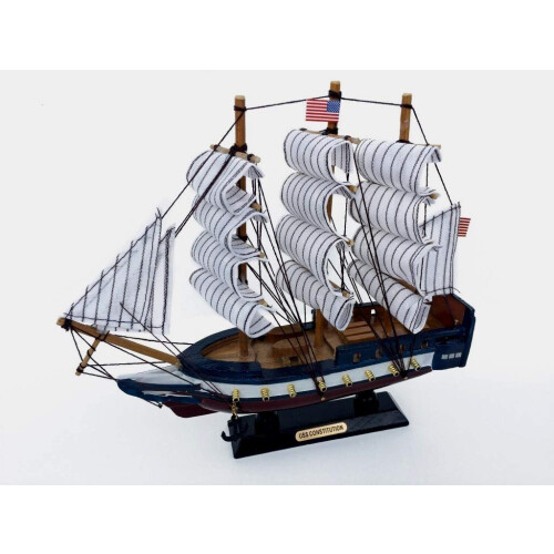 Model de scara din lemn USS din lemn
