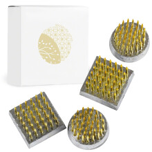 Wazakura 4PCS Mini Ikebana Kenzan Japanese Flower Holder lavet i Japan Floral Arrangering Pin Frog Round Square - 1 """" (24mm) Messing